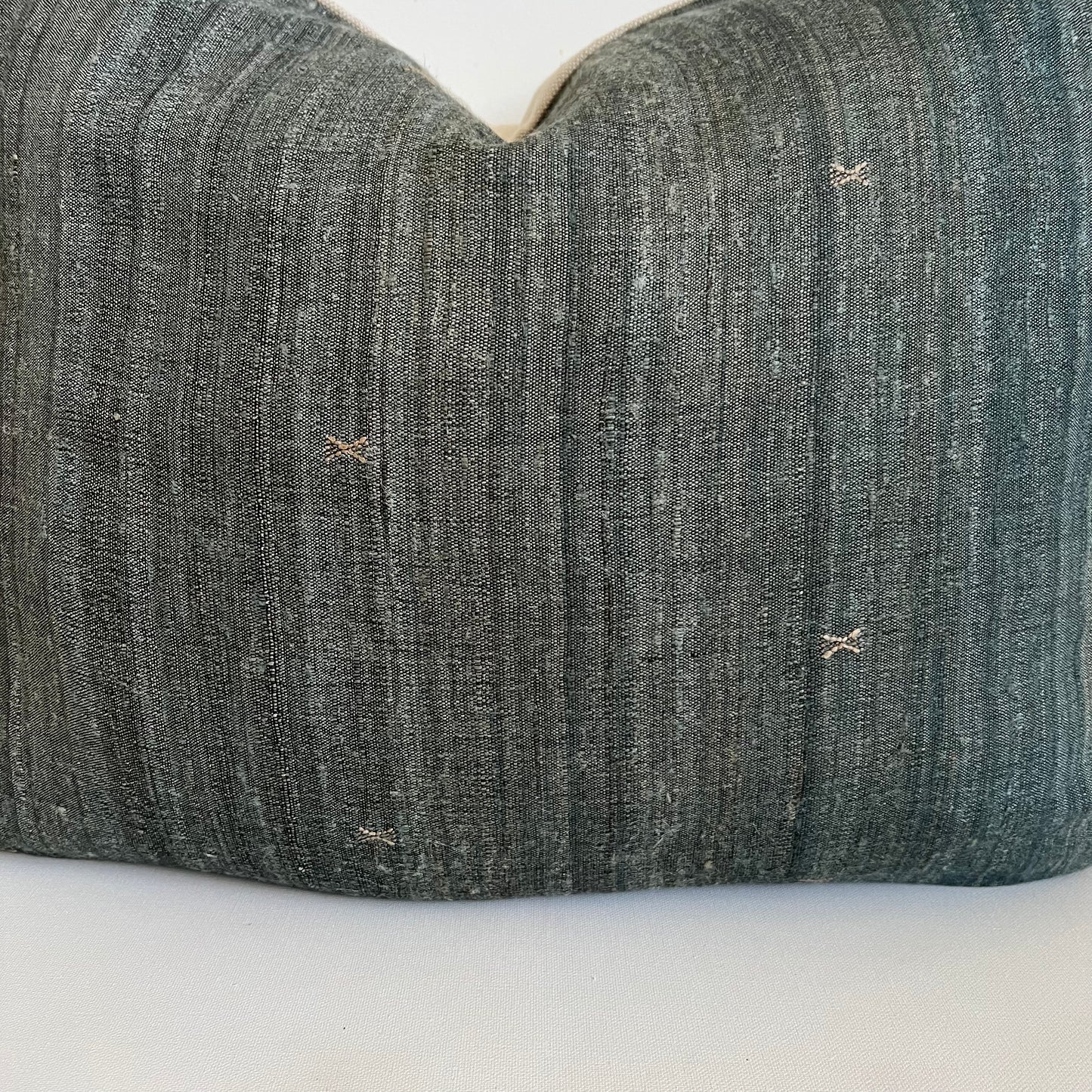 Elizabeth 2 Pillow Cover